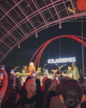 Sasha Alexander Instagram - @clarinsusa #clarins ICONS event @academymuseumš and a little fringe