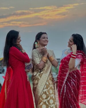 Sasmita Piyali Sahoo Instagram - Some of my favourite humans 💅🏻🌸🫶🏻