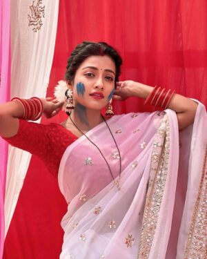 Sasmita Piyali Sahoo Instagram - Always on your mind😉❤️…
.
.
#picoftheday #saree #love #life #live #positivity #vibes #happiness #beyou #odiagirl #actress #imstagram #sasmitapiyalisahoo