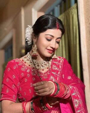 Sasmita Piyali Sahoo Instagram - Are you in love with my aura?🌵🌹
.
.
#picoftheday #love #life #smile #bride #beautiful #odiagirl #actress #vibes #look #positivity #motivation #imstagram #sasmitapiyalisahoo