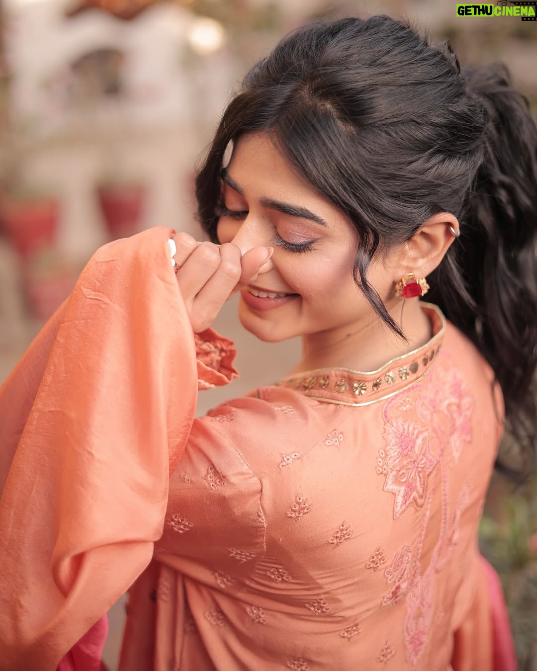 Sehar Khan - 309.3K Likes - 🌸
@farahtalibaziz
@kohar_jewel
#eidmubarakday3