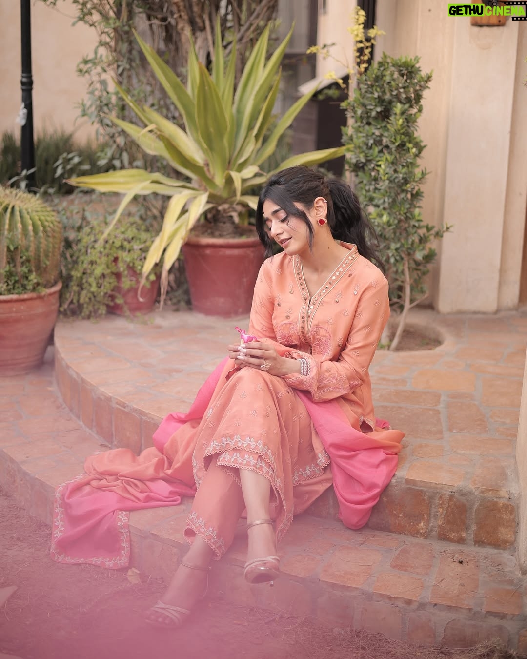 Sehar Khan - 309.3K Likes - 🌸
@farahtalibaziz
@kohar_jewel
#eidmubarakday3