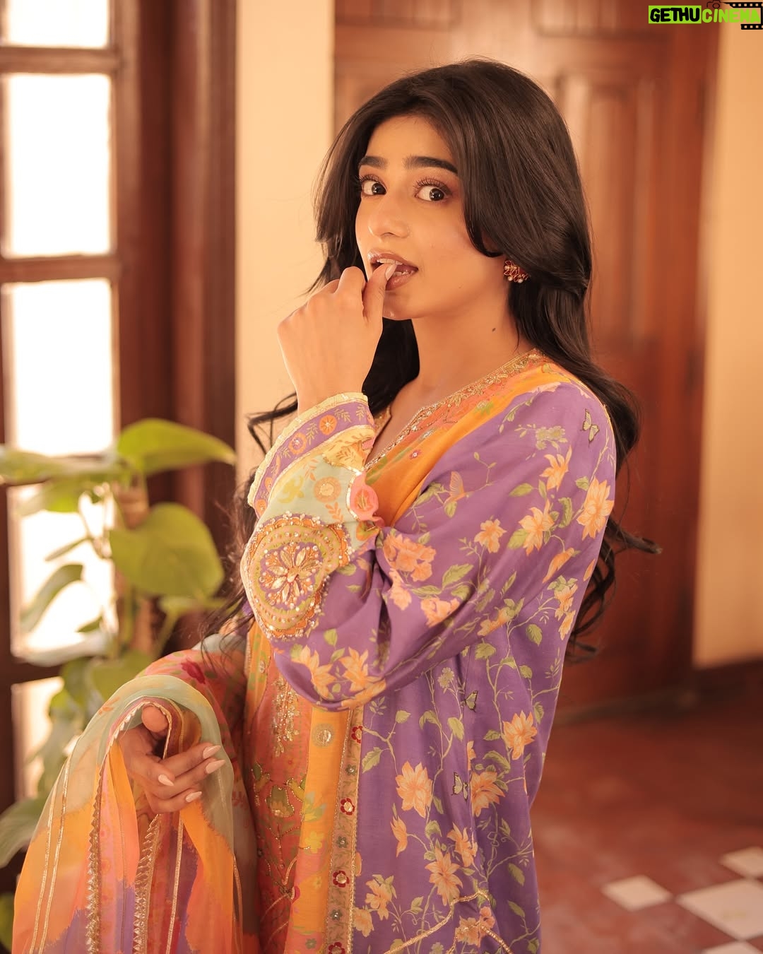 Sehar Khan - 219.5K Likes - Still in my Eid era, Don’t text😴
@saniamaskatiya
@haris_rajpoot_mua
@kohar_jewel
@thetriosalon_clifton
#EIDMUBARAKDAY2