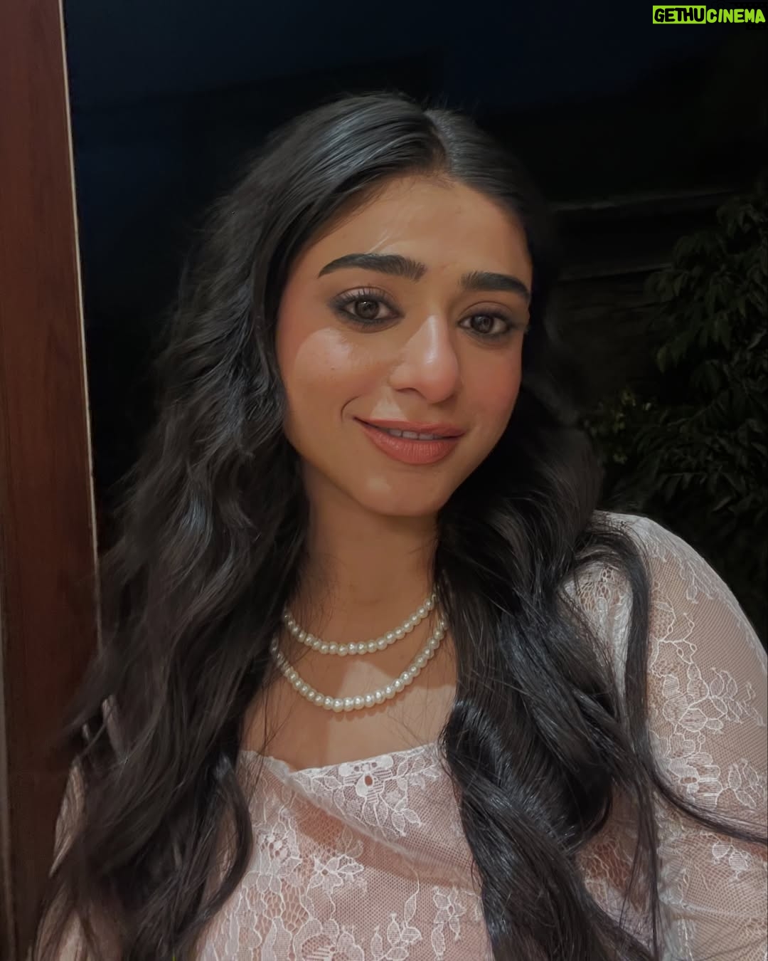 Sehar Khan - 172.9K Likes - You guys have been flooding my DMs for these looks… so here you go🫠 a little photo dump just for you❤️
All the credit goes to this insanely talented girl who styled every look with so much heart @__prabhjott_ ❤️
glam by the sweetest hand @tauseefahmed.official ❤️