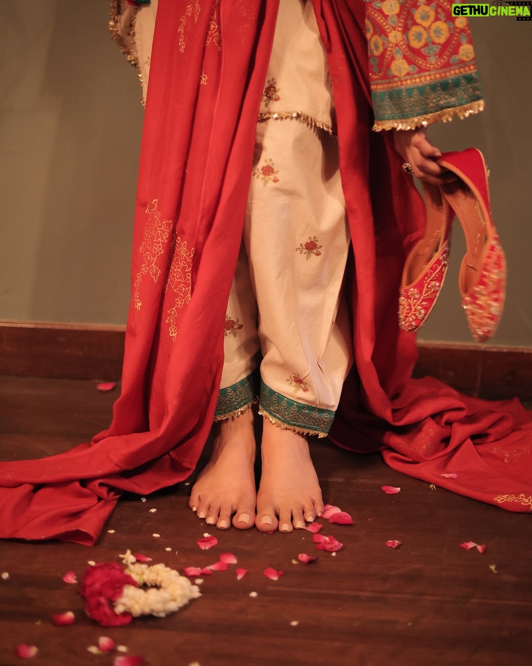 Sehar Khan - 185K Likes - CHAND RAAT MUBARAK SUBKO🌙✨🌹
@souchaj
@kohar_jewel