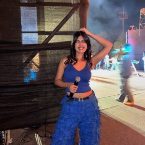 Sejal Kumar Instagram - last night at @socialnationnow 💓🌟 

SO grateful to be able to sing and dance to my original songs on stage!! My second time doing dancing and singing together and it was so fun! Can’t wait for more times!! 

HUGE thanks to everyone I met on the day and my team, band and dancers 💓💓💓💓💓. 

LOTS more content coming up 

Red Outfit : @ozeqo @dipublicrelations 
Blue Top- @zwankeeofficial 
Blue Pants- @_huemn 
Styledby: @vailanciaaa 
Styleteam: @thetrendby_aman