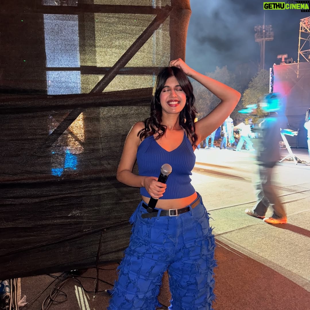 Sejal Kumar - 8.4K Likes - last night at @socialnationnow 💓🌟
SO grateful to be able to sing and dance to my original songs on stage!! My second time doing dancing and singing together and it was so fun! Can’t wait for more times!!
HUGE thanks to everyone I met on the day and my team, band and dancers 💓💓💓💓💓.
LOTS more content coming up
Red Outfit : @ozeqo @dipublicrelations
Blue Top- @zwankeeofficial
Blue Pants- @_huemn
Styledby: @vailanciaaa
Styleteam: @thetrendby_aman