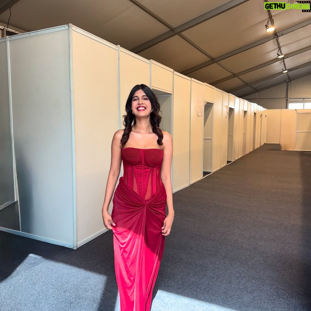 Sejal Kumar - 8.4K Likes - last night at @socialnationnow 💓🌟
SO grateful to be able to sing and dance to my original songs on stage!! My second time doing dancing and singing together and it was so fun! Can’t wait for more times!!
HUGE thanks to everyone I met on the day and my team, band and dancers 💓💓💓💓💓.
LOTS more content coming up
Red Outfit : @ozeqo @dipublicrelations
Blue Top- @zwankeeofficial
Blue Pants- @_huemn
Styledby: @vailanciaaa
Styleteam: @thetrendby_aman