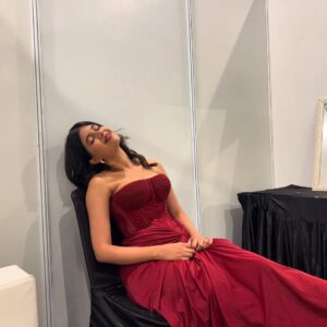 Sejal Kumar Instagram - last night at @socialnationnow 💓🌟 

SO grateful to be able to sing and dance to my original songs on stage!! My second time doing dancing and singing together and it was so fun! Can’t wait for more times!! 

HUGE thanks to everyone I met on the day and my team, band and dancers 💓💓💓💓💓. 

LOTS more content coming up 

Red Outfit : @ozeqo @dipublicrelations 
Blue Top- @zwankeeofficial 
Blue Pants- @_huemn 
Styledby: @vailanciaaa 
Styleteam: @thetrendby_aman