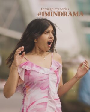 Sejal Kumar Instagram - Sex and the city inspired #1MinDrama coming this Friday! 

📸 @joeysmovie 
Production- @aishwaryaakunwar

Pink dress: @a.la.modebyakanksha 
Accessories: @lazostore.in 

Lehenga: @sshilpasamriya @viralmantra
Earrings: @rubans.in
Styledby: @vailanciaaa 
Styleteam: @thetrendby_aman