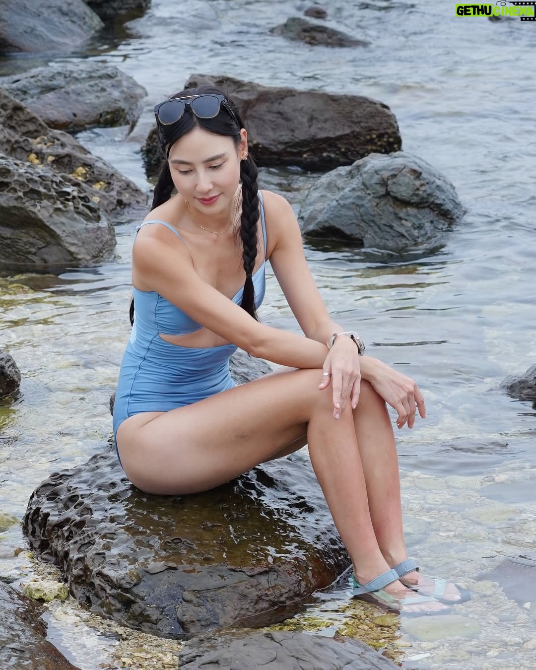 Serena Fang - 5.9K Likes - 生日快樂給我自己!🧜🏻♀️🎂✨
三月收到了滿滿的關心和愛,
真的覺得好幸福,謝謝大家一直都在。
人家說牡羊像孩子,也許是吧,
我一直都在學習,怎麼成為一個更勇敢的大人。
但最近的新聞讓人心痛——
關於孩子,關於那些不該被忽略的傷害,
也讓我想讓今年的生日願望,變得不一樣。
我許願:
🔹希望每一個孩子都能被好好守護,
快樂長大、不再受傷。
🔹願緬甸與泰國的地震災區平安,
願每個正在害怕的人都能被溫柔擁抱。
🔹希望我也能擁有更多勇氣與信念,
讓脫臼的傷,成為力量的源頭。
在痛裡學會堅持,在每一步裡靠近夢想。
謝謝這一年給我的所有愛,
也謝謝自己努力撐過那些沒說出口的難。
願未來的每一步都踏實、有光、有笑聲。
我會繼續奔跑,繼續相信,繼續發光!
開放生日祝福✨✨✨
#happybirthday