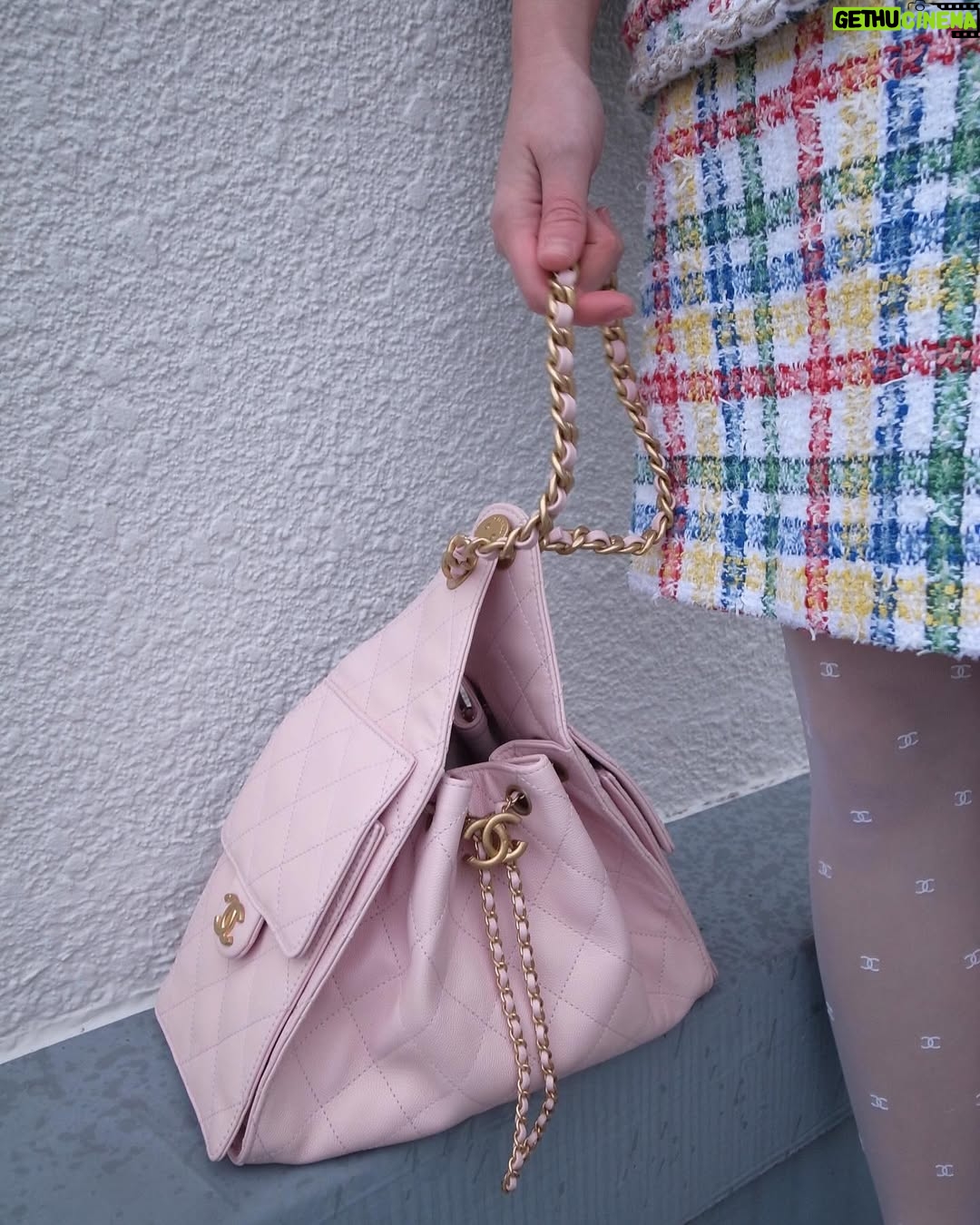 Serena Motola - 32.1K Likes - CHANEL 25 のバッグと一緒に春の風🌸☘️

@chanelofficial 

#CHANEL
#CHANEL25
#PR

📷 @kee.yamada