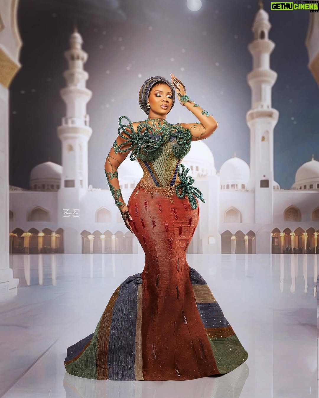 Serwaa Amihere - 14.5K Likes - Eid Mubarak! ✨ Honored to embody this bridal vision, where tradition meets elegance. If you could give me a beautiful Arabic or Muslim name to match this look, what would it be?
#eidmubarak❤️ #simabrewdoll😍 #simabrewbride #masterpiece #muslimbride #fugucloth
Outfit @sima_brew
Hair @oh_my_hairr
Kente : @afyas_klosset
Makeup @theglambrushes_
Photography @ansahkenphotography