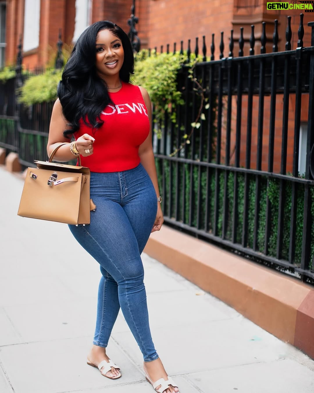 Serwaa Amihere - 26.9K Likes - Here for the good times and golden moments 🥂