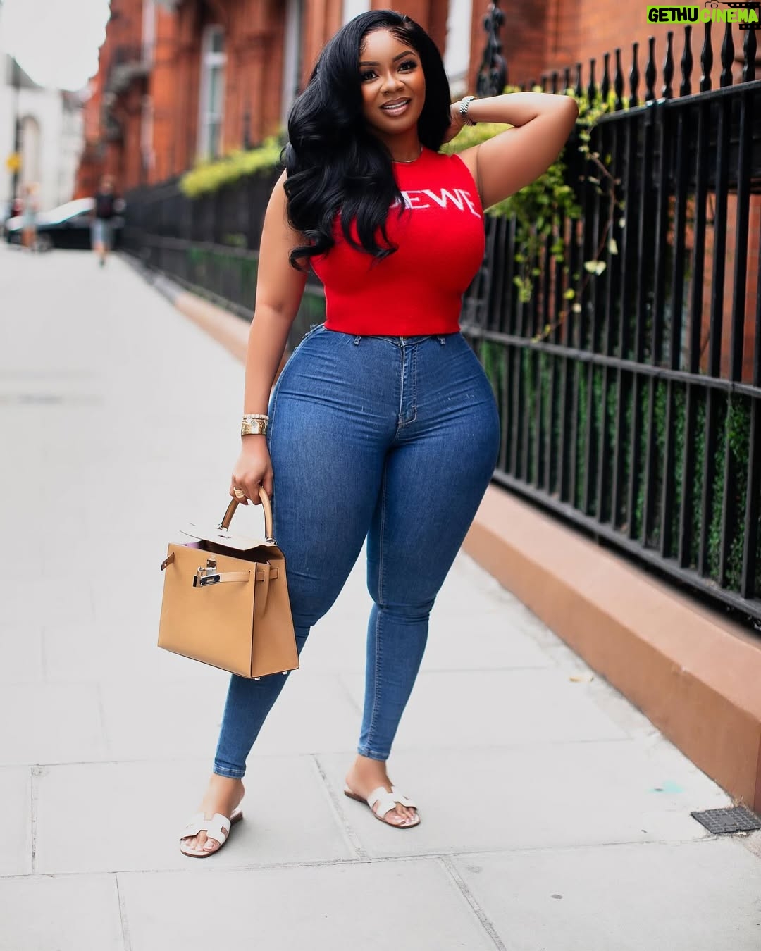 Serwaa Amihere - 26.9K Likes - Here for the good times and golden moments 🥂