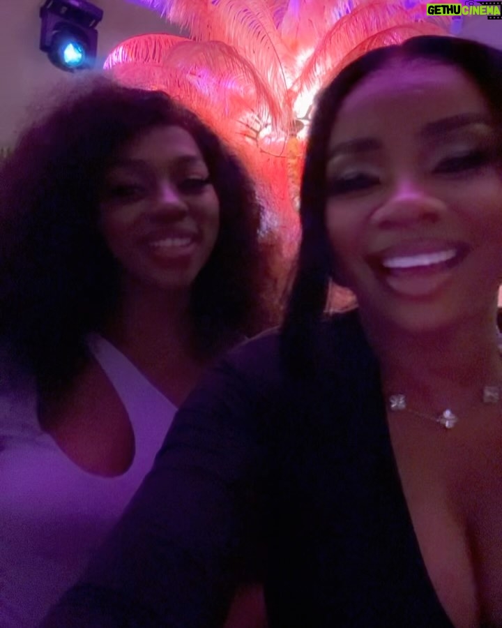 Serwaa Amihere - 20.1K Likes - Good food, great company, a happy life ..
Cc @khosi_twala . Thank you for a lovely night ❤️🖤🖤