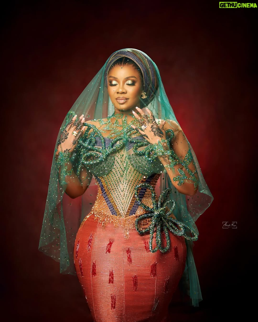 Serwaa Amihere - 30.2K Likes - Eid Mubarak! ✨ Honored to embody this bridal vision, where tradition meets elegance. If you could give me a beautiful Arabic or Muslim name to match this look, what would it be?
#eidmubarak❤️ #simabrewdoll😍 #simabrewbride #masterpiece #muslimbride #fugucloth
Outfit @sima_brew
Hair @oh_my_hairr
Kente : @afyas_klosset
Makeup @theglambrushes_
Photography @ansahkenphotography