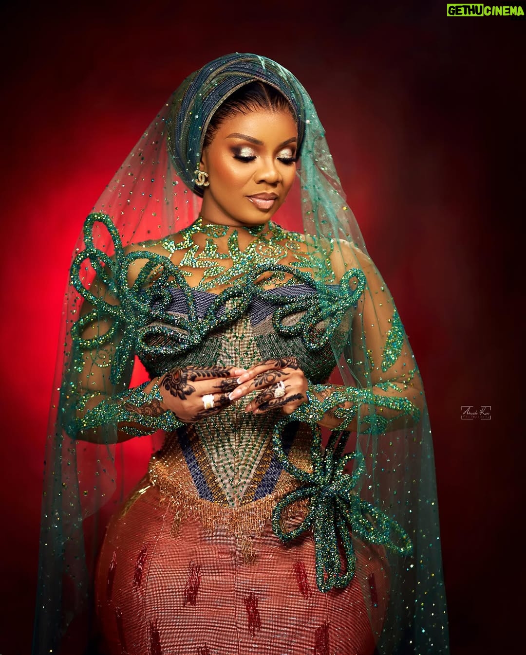 Serwaa Amihere - 30.2K Likes - Eid Mubarak! ✨ Honored to embody this bridal vision, where tradition meets elegance. If you could give me a beautiful Arabic or Muslim name to match this look, what would it be?
#eidmubarak❤️ #simabrewdoll😍 #simabrewbride #masterpiece #muslimbride #fugucloth
Outfit @sima_brew
Hair @oh_my_hairr
Kente : @afyas_klosset
Makeup @theglambrushes_
Photography @ansahkenphotography