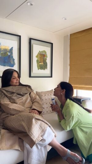 Shabana Azmi Instagram - Sunoooo Meri SHABANAAA 🌷🌷🌷 

This had to be with @azmishabana18 🥹🥹🥹 Thank you so much for agreeing to do this my Phuphiiii 😘😘😘😘 

#reels #trending #sunomerishabana❤😉 #reelsvideo❤️ #reelsindiaofficial