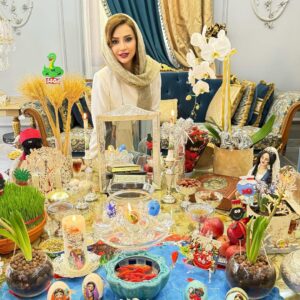 Shabnam Gholikhani Instagram - سال نو از راه رسیده، فصلی تازه در کتاب زندگی ورق می‌خورد.
بیایید در این آغاز دوباره، دل‌هایمان را از عشق و امید پر کنیم،
بیایید برای جهانی آرام، پر از صلح و دوستی دعا کنیم،
برای لبخندهایی که خاموش نشوند،
برای قلب‌هایی که از مهربانی لبریز باشند،
و برای روزهایی که در روشنایی امید سپری شوند

#شبنم_قلی_خانی #نوروز۱۴۰۴ 
#shabnamgholikhani #nowruz