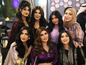 Shaila Sabt Instagram - مع احلى قروب بالدنيا😍 #بيت_حمولة 😍 شكرا على الغيقة واللمه الجميله ويارب دايما بنجاح وتوفيق من الله 😍 احبكم يا انظف قلوب واطيب ناس 
@elhamalfadalah 
@dream.picturesss 
@shehabaljowhar 
@mq_photoshoot