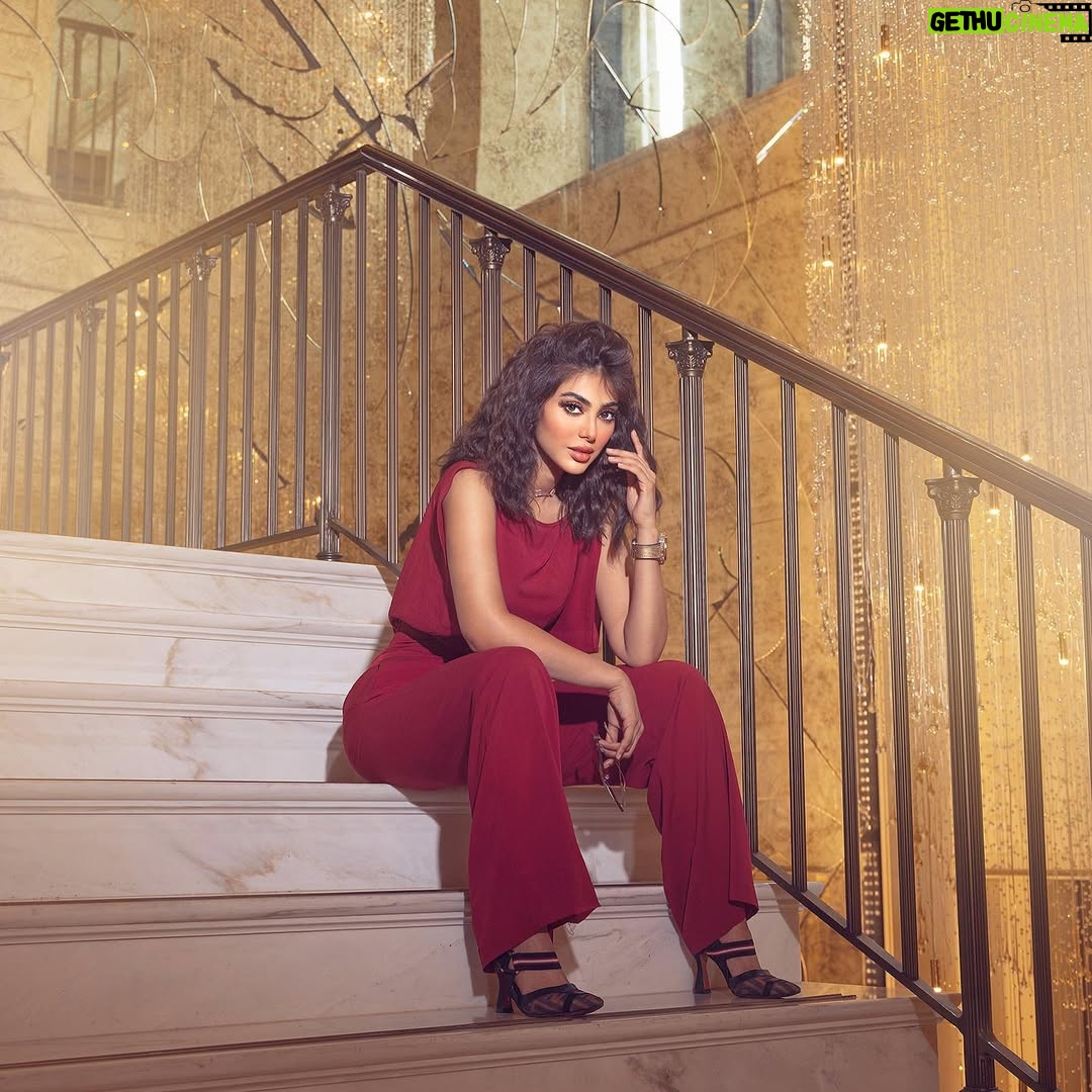 Shaila Sabt - 9.3K Likes - The purpose of our life is to be happy. 💛..
..
Photo by @memo_photography ..
Waiting for the amazing video hason @hasan_mhm ..
Hair by @fatenremmo ..
@palazzoversacedubai