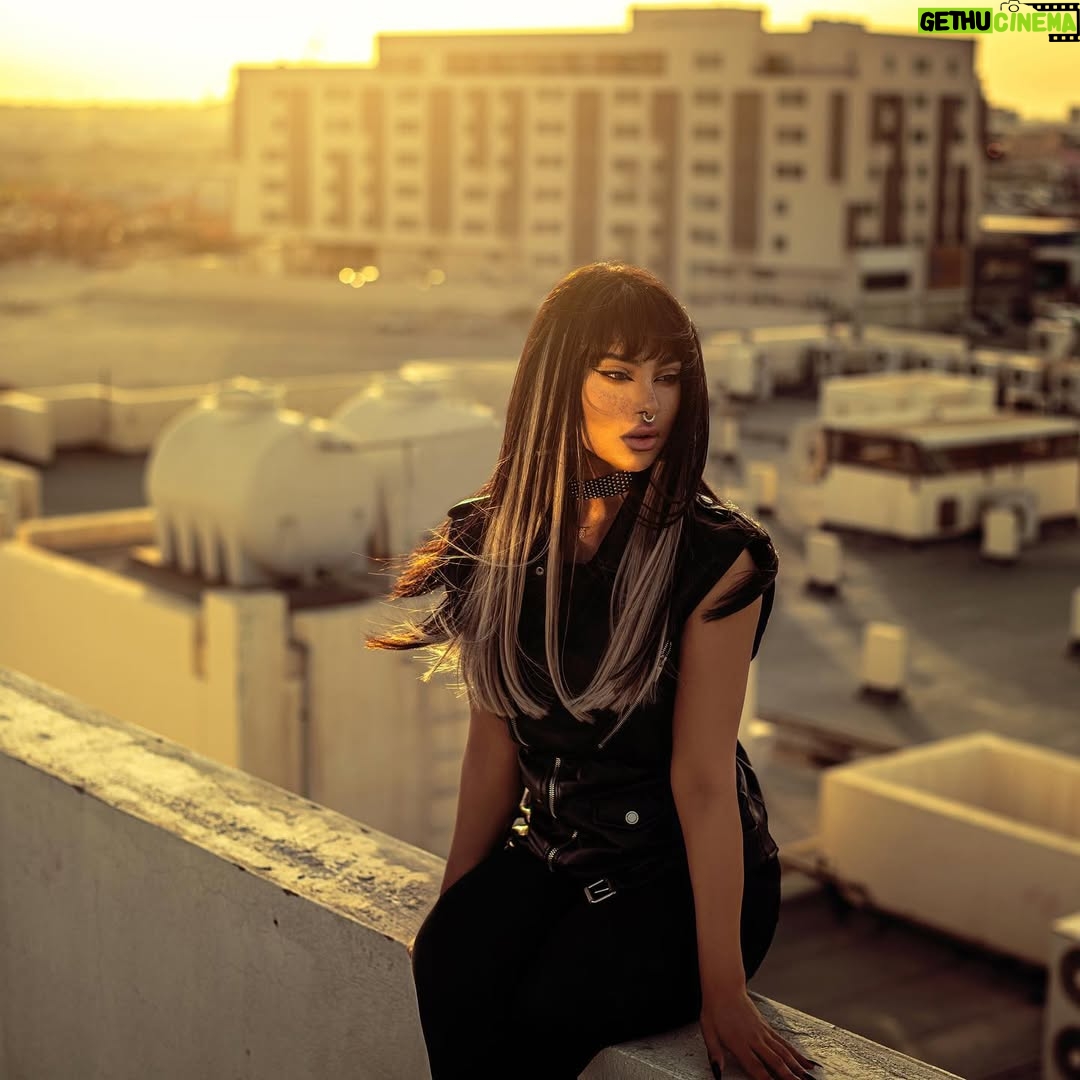Shaila Sabt - 10.5K Likes - شيء واحد. انزع من قلب الإنسان حب الجمال تسلب الحياة روعتها، وجاذبيتها.
..
..
اجمل قروب بالعالم ..
@mohammed_vivid ..
..
@masooma.hashim ..
..
@rayankh7