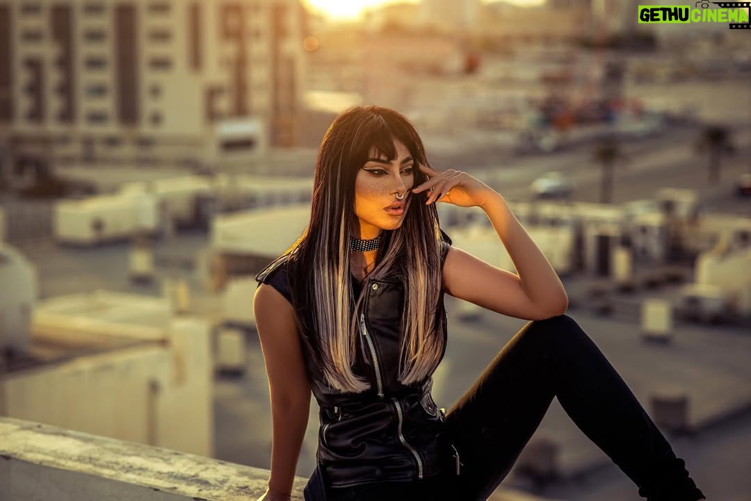 Shaila Sabt - 15.7K Likes - ليس شجاعاً ذلك الكلب الذي ينبح على جثة الأسد.🦁
اقوى لوووك صار بالدنيا 🥰 احب هالقروب معصومة وفيفد شنو يعني خيال 🥰 ..
..
تصوير العالمي @mohammed_vivid ..
..
مكياج الخيالية @masooma.hashim ..
..
شعري الشغل القوي the one and only @rayankh7 ..
..
😍🥰😍