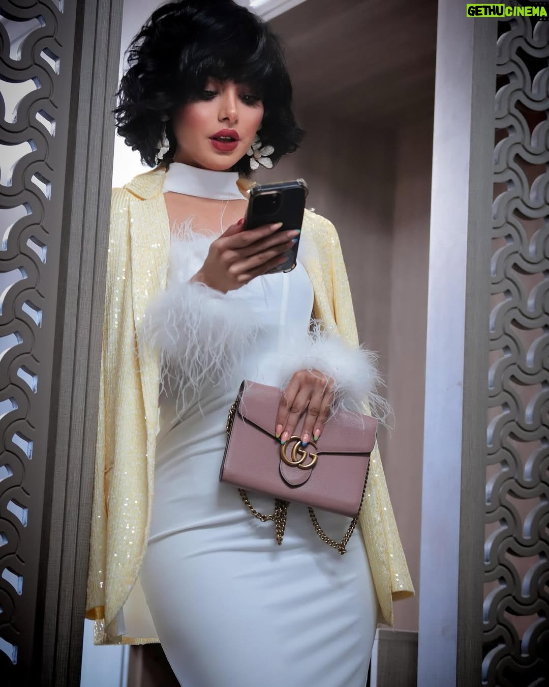 Shaila Sabt - 45.3K Likes - #بيت_حموله ..
نوف انجبرت ولازم تتعايش وتتعود وتحاول 🥺 لان الانفصال صار مستحيل بسبب اهلها .. تهقون راح يحبها وهاب؟ 🥺