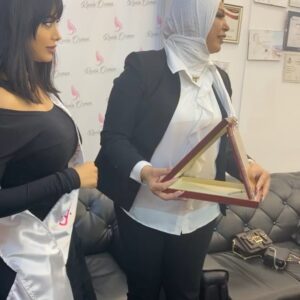 Shaila Sabt Instagram - كن كالنخيل عن الأحقاد مرتفعا ...يؤذى برجم فيعطي خير أثمار... واصبر إذا ضقت ذرعا والزمان سطا... لا يحصل اليسر إلا بعد إعسار..
..
#سفيرة_جمال_العرب #شيلاء_سبت ..
..
@raniaosmanbeautycentre