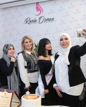 Shaila Sabt Instagram - شكرا لكل سيدات الاعمال والجمعيات النسائية والخيرية بشمال لبنان 🥰.. 
#سفيرة_جمال_العرب 💪🏽..
..
مرات الانسان يسعى لامور كثيره وما تصير ومرات شي ما يكون بالحسبان يجي فجأة.. هذا هو الرزق الي الله يكتبه .. الف شكر لك يارب ❤️..
الحمدلله ..
.. 
وشكر خاص للسيدة رانيا عثمان رئيسة سفراء الجمال ..

@raniaosmanbeautycentre .
شكرا لللمصور ..
@mustafa.ajaj
