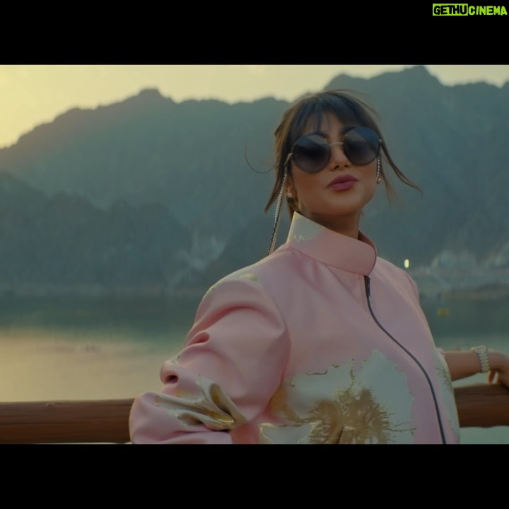 Shaila Sabt - 29.6K Likes - بصراحة ما توقعت اللي صار مع صورتي مع الاخ والصديق الفنان #فؤادعبدالواحد.. حتى ما لحقت أرد 😅.. لكن أبشركم جمعني معاه كليب روعة لأغنية #غن الحان الموسيقار طلال واخراج #ياسرالياسري.
فواد مثل اخوي.. عطوني رايكم فينا بالكليب .. حلوين؟؟ 😜
الكليب موجود على قناة روتانا في اليوتيوب ☺️ ..
..
😍..
#فؤاد_عبدالواحد @fouadabdulwahed