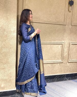 Shaista Lodhi Instagram - In the blur, i shine 
#ShaistaLodhi
