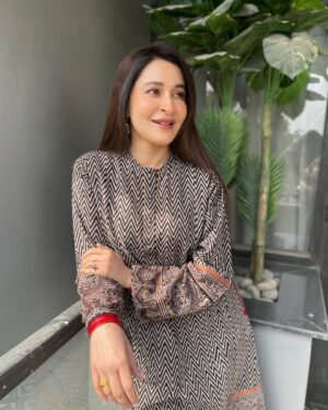 Shaista Lodhi Instagram - Serving Sindhi soul, sugar sass & sukoon straight from the streets of Sukkur.
Wardrobe: @ybq.designstudios 
Styled by: @harmarzkidawai 

#Sukkar #YBQ