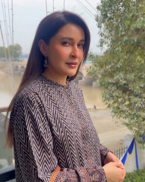 Shaista Lodhi Instagram - Serving Sindhi soul, sugar sass & sukoon straight from the streets of Sukkur.
Wardrobe: @ybq.designstudios 
Styled by: @harmarzkidawai 

#Sukkar #YBQ