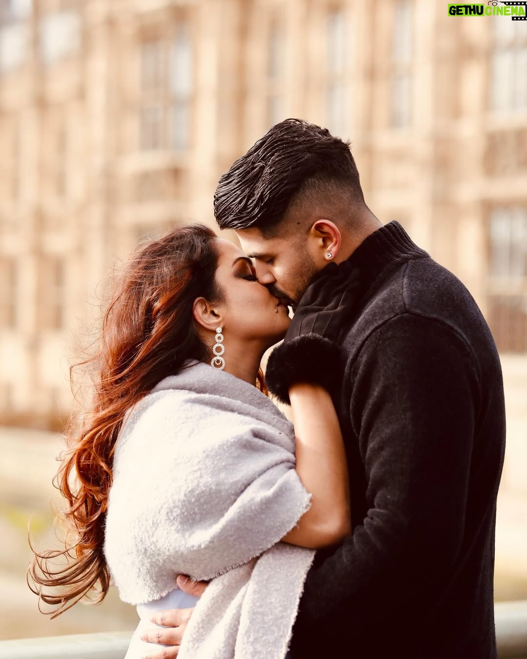 Shalani Tharaka - 13.7K Likes - This shoot never gets old 🎡🇬🇧
#londondiaries
@sandiasphotography