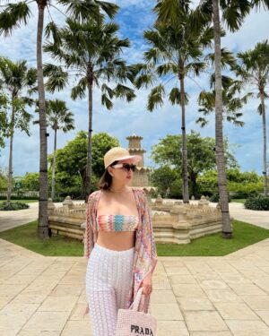Shandy Aulia Instagram - Stuck in the same place i’ve always been
and wondering…