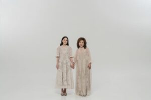 Shandy Aulia Instagram - I can’t choose which family I was born into.
They are God’s gift to me. 
and all of this has a beautiful purpose from God.

📷 @davidsalim 
@saptodjojokartiko