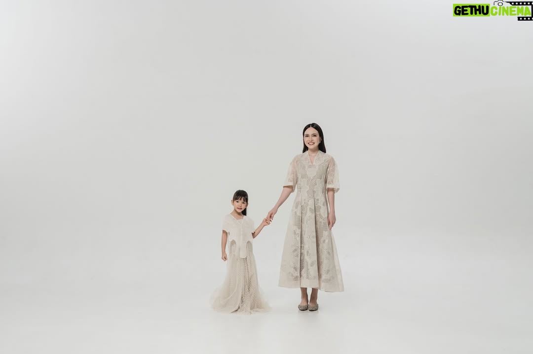 Shandy Aulia - 62.8K Likes - I can’t choose which family I was born into.
They are God’s gift to me.
and all of this has a beautiful purpose from God.
📷 @davidsalim
@saptodjojokartiko