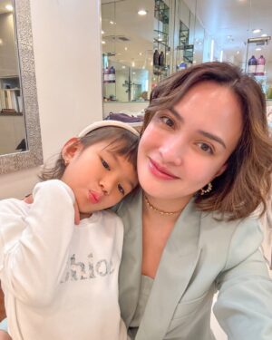 Shandy Aulia Instagram - Bonding, laughing, and creating beautiful memories,That’s what our trip is all about🩷