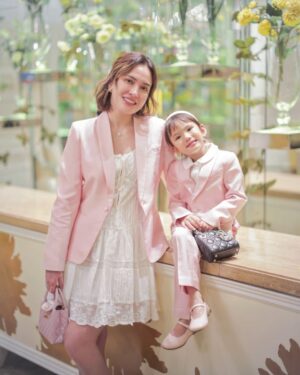 Shandy Aulia Instagram - Love so big, it can’t fit in a caption.💖