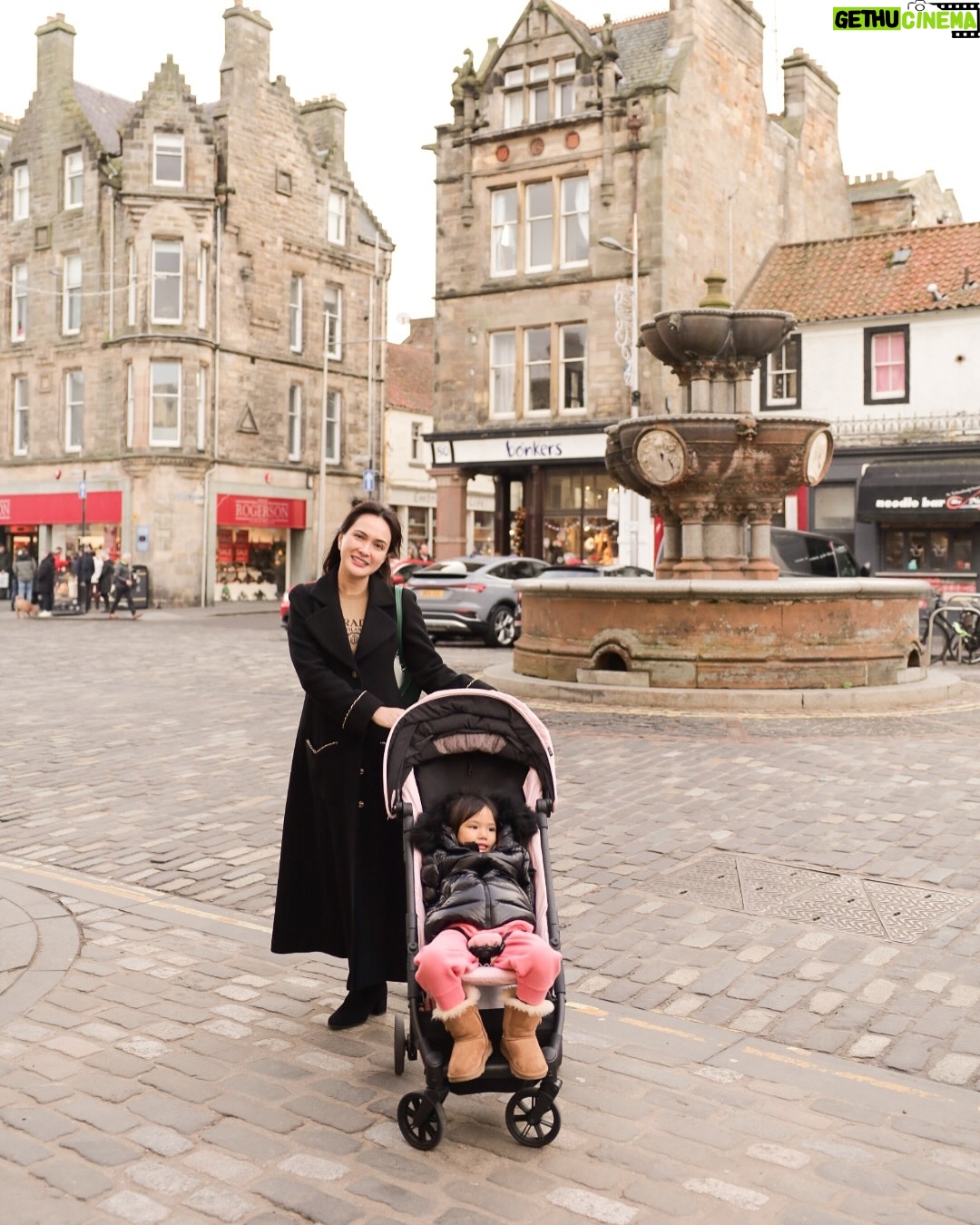 Shandy Aulia - 25K Likes - Fall in love with the town, and in turn the course, and both things meld into one another to create a single experience.
St. Andrews 🏴
December 2024.
