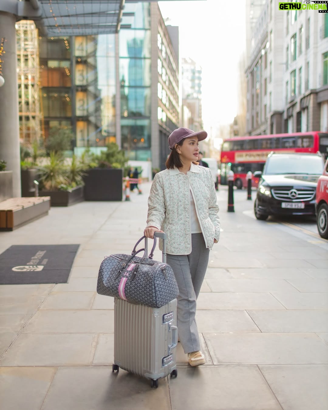 Shandy Aulia - 43.2K Likes - The journey ending of the year.
every ending is just the start of another adventure.
London St. Andrews Edinburgh.
end of the year 2024.