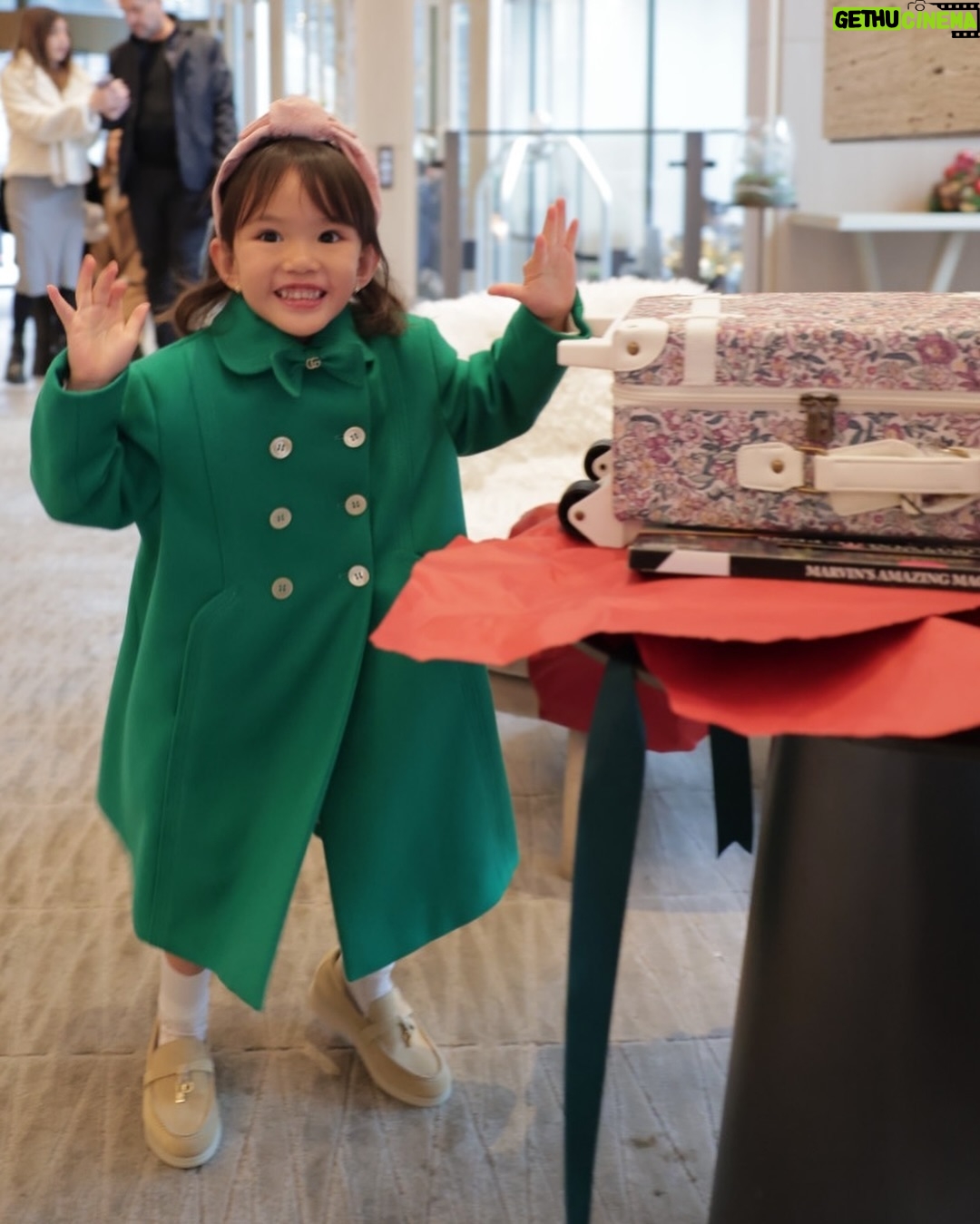 Shandy Aulia - 58.6K Likes - Blessings, love, and peace to you this Christmas🎄
Wishing you love, joy, and peace this Christmas season.🎄
London,
Dec 25th, 2025.