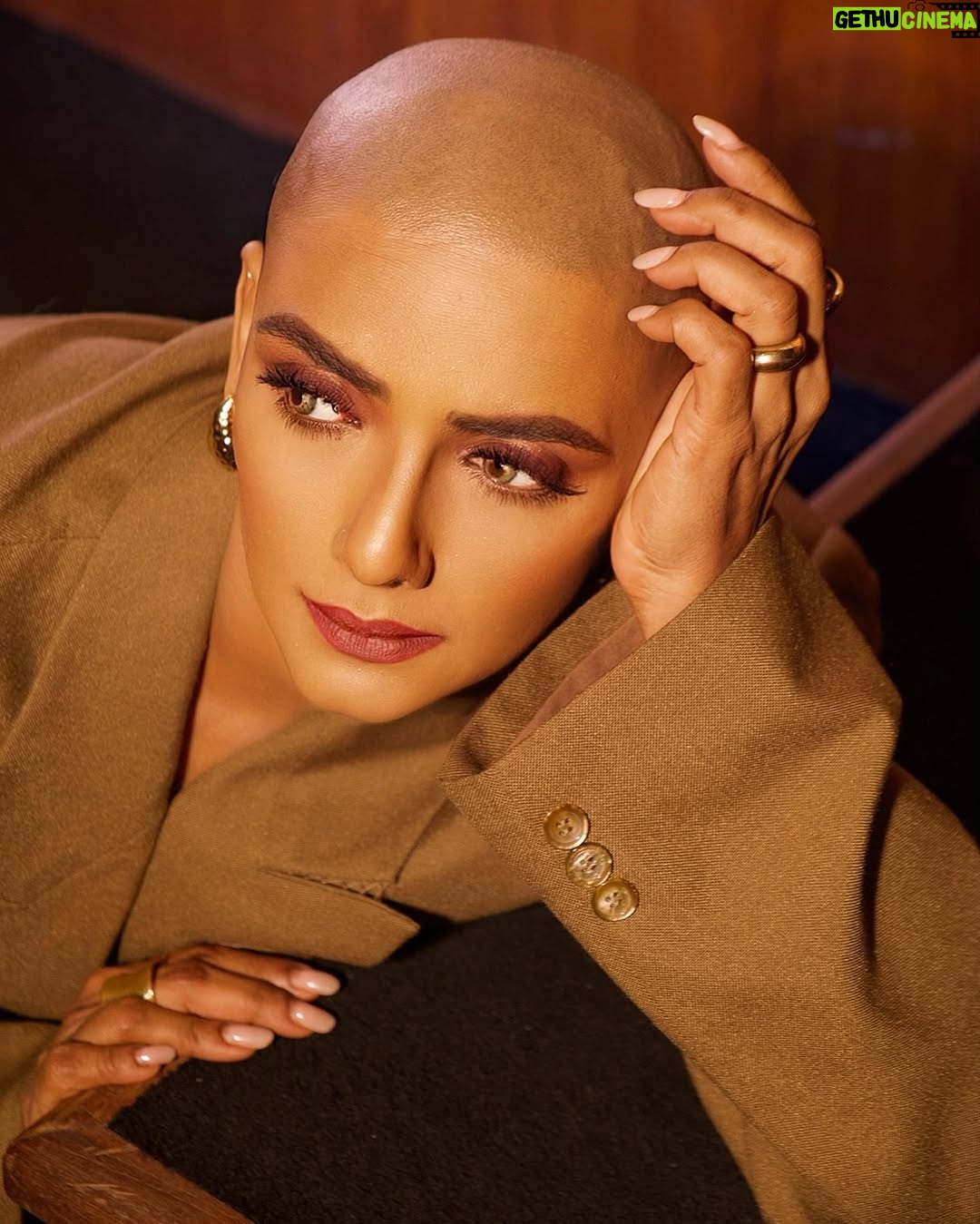 Shanti Priya - 3.4K Likes - I recently went bald and my experience has been quite something. As women, we often set limitations in life, go by the rules and even keep ourselves caged. With this transformation, I have set myself free, free from limitations and intending to break the beauty standards that the world has set upon us and I do it with a lot of courage and faith in my heart!
Today, I also carry the memory of my late husband close, in his blazer that still holds his warmth. ♥️

Sending power and love to all the women out there! ✨

. 📸- @portraitsatplaces 

#ShanthiPriya #BaldAndBeautiful