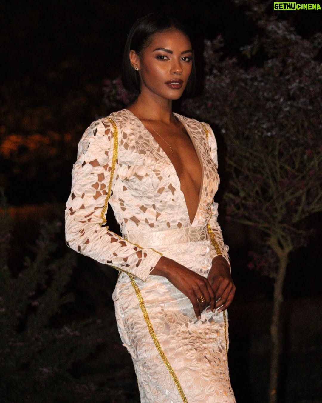Sharam Diniz - 11.8K Likes - 15 primaveras 🎂
Que sejam leves, com amor
Alegria e saúde sempre. ❤️
Feliz aniversário @im_kuweissa231 👸🏾