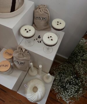 Sharam Diniz Instagram - Uma tarde bem passada com
os meus camones da bandula 
a promover união e negócios de família. 

@candlesbyimoxi 🕯️“available now”.
