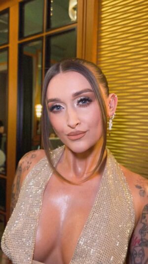 Sharlota Instagram - ~ dnesni finalovy vecer #hledameplaymate2025 @playboyczechrepublic ✨ dekuji ze jsem jako porotce mohla byt soucasti! Vitezka tento vecer opravdu zarila a ja ji moc graruluju🫶🏼Dodnes rada vzpominam jako #coverstar na svou titulku, ktera mne motivuje stale na sobe pracovat a mit se rada🫶🏼✨
Dekuju @koki9_official 💄 ty vis✨