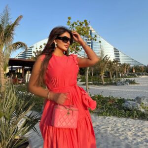 Shatha Hassoun Instagram - Me gustas tu ♥️ #SH 
Dress @baruni_fashion