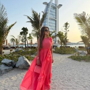 Shatha Hassoun Instagram - Me gustas tu ♥️ #SH 
Dress @baruni_fashion